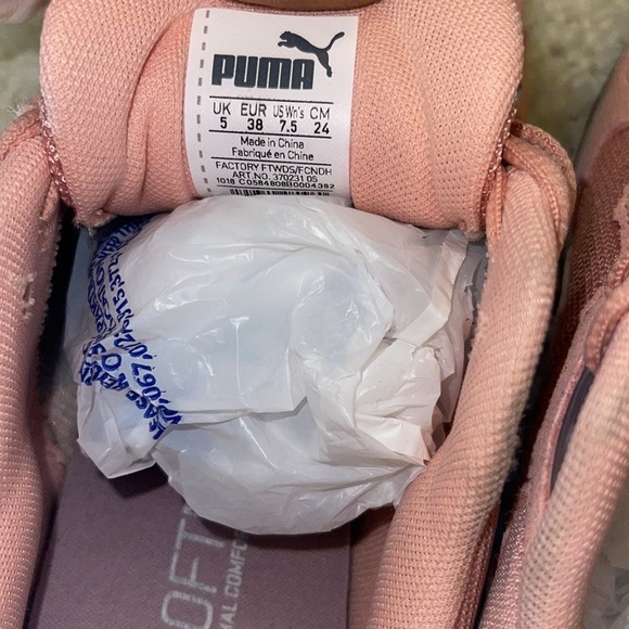 Puma Sneakers Size 7.5 - Picture 11 of 12